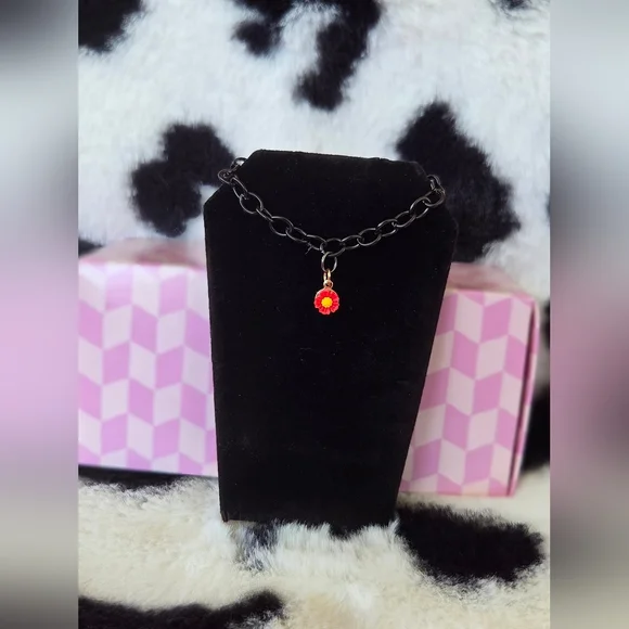Black Chain Choker With Red Flower Charm *DOLLS NOT INCLUDED* - Picture 4 of 5
